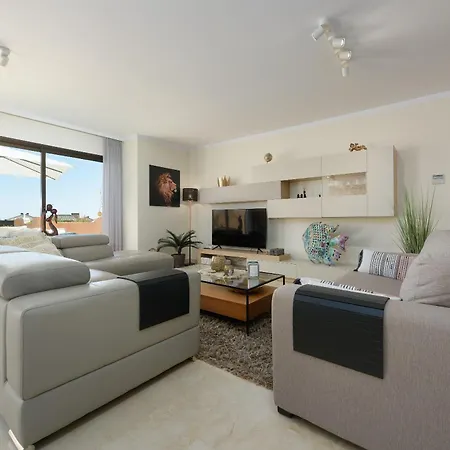 Luxe Penthouse 카사레스